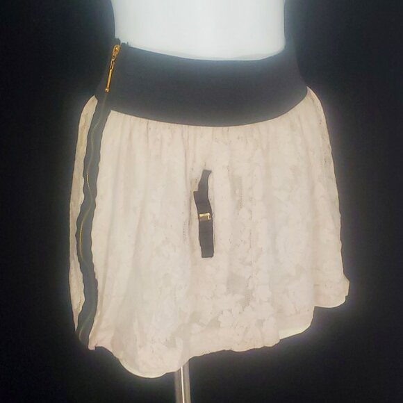 Steve Madden size Small Full Zip Full Lined Peach Lace Mini Skirt Elastic Waist - Picture 2 of 14